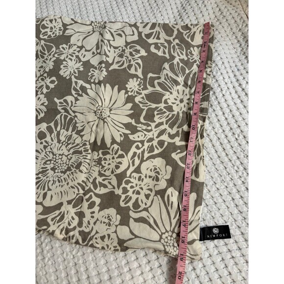 Throw Pillow covers taupe and cream - Picture 3 of 7